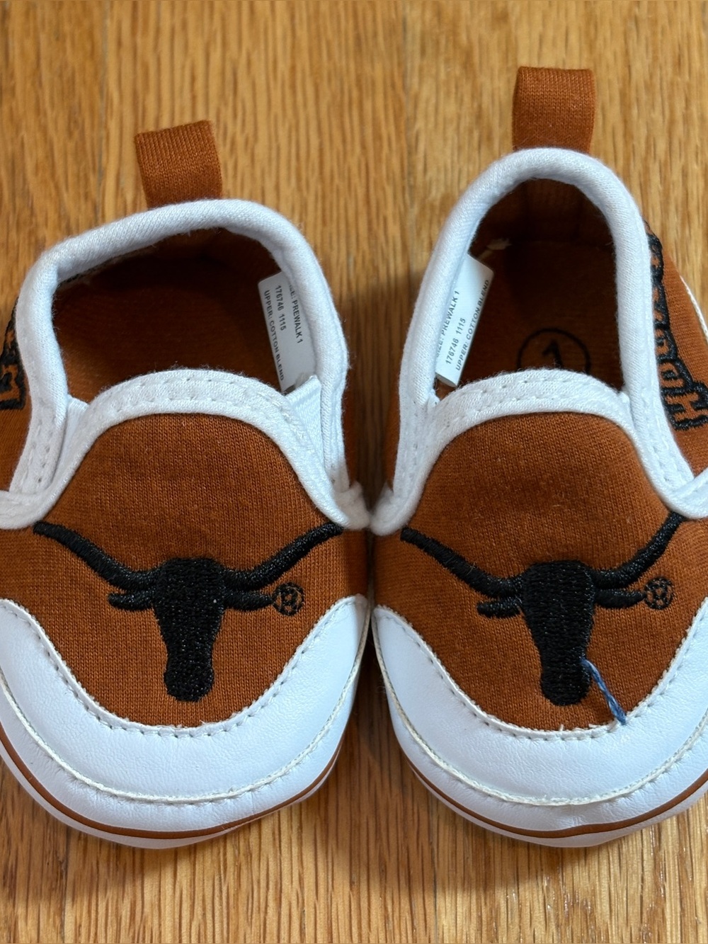 Texas Longhorns “Hook ‘Em” baby shoes - prewalker size 1 - collegiate. Football